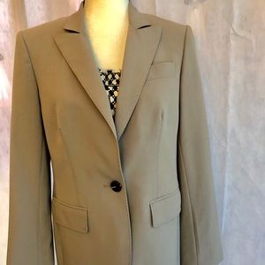 NWT Magaschoni jacket, size 8